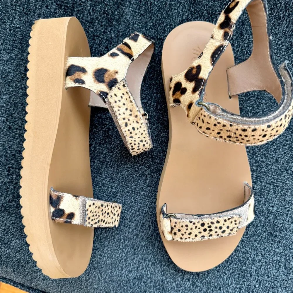 Madewell Calf Hair Leopard and Spot Platform Sandal - Picture 4 of 5